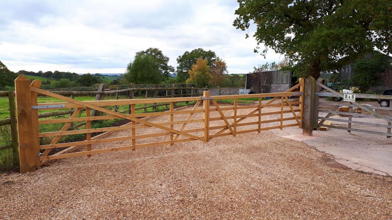 Highfields Farm B&B Stone  Esterno foto